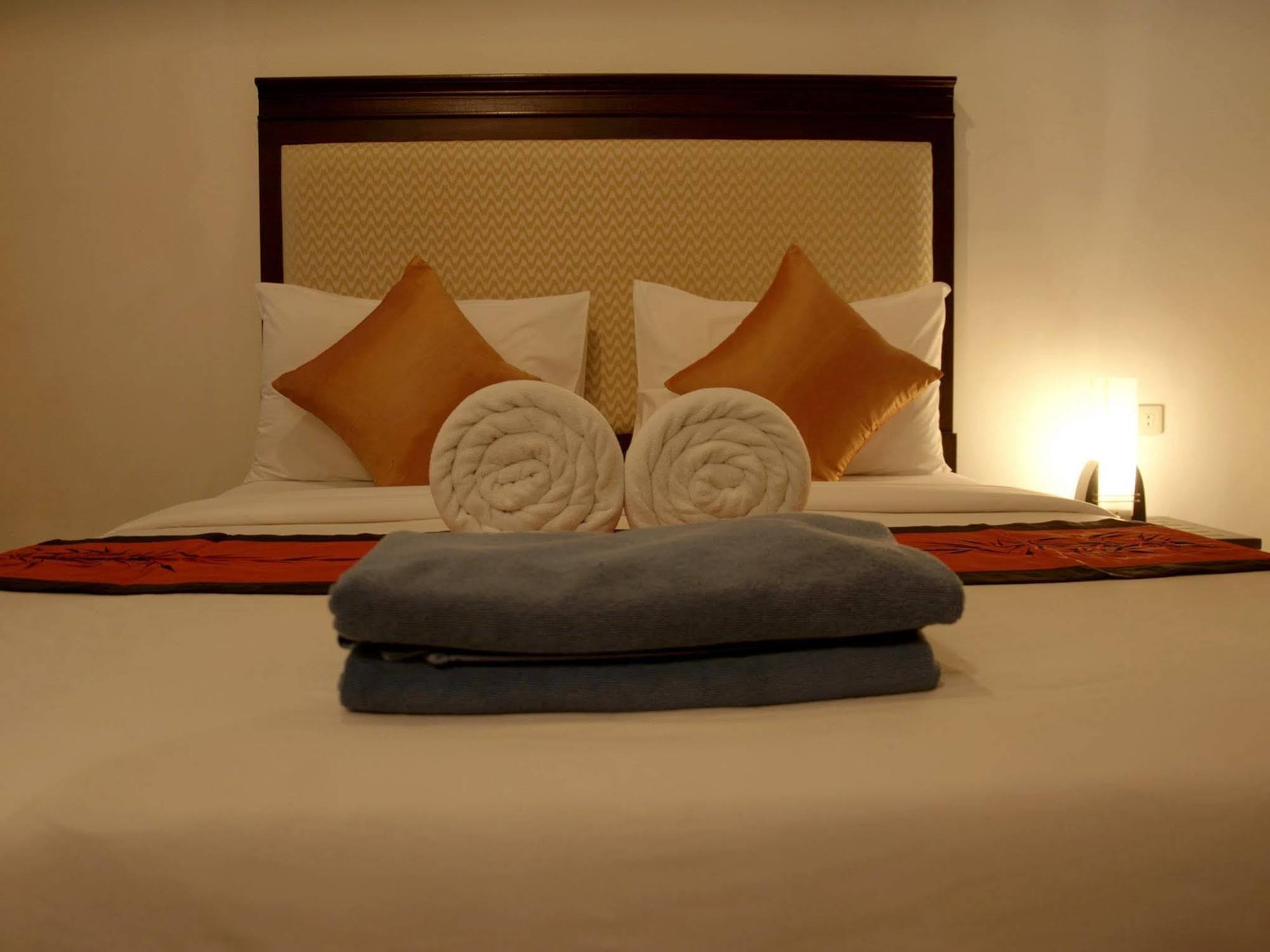 Washington Residence Phuket Extérieur photo